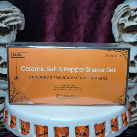 Halloween Spooky Season Green Yellow Ceramic Eyeball Salt & Pepper Shaker Set - Picture 10 of 12